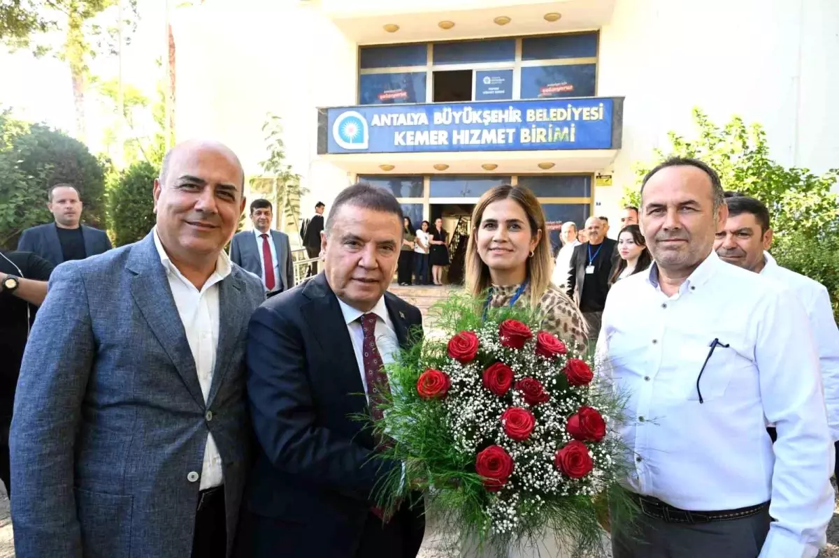 Başkan Muhittin Böcek Kemer ve Kumluca’da Saha Ziyaretleri Gerçekleştirdi